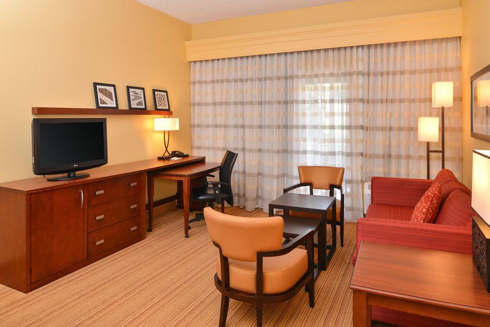 Courtyard By Marriott Columbia Northeast/Fort Jackson Area Exterior photo